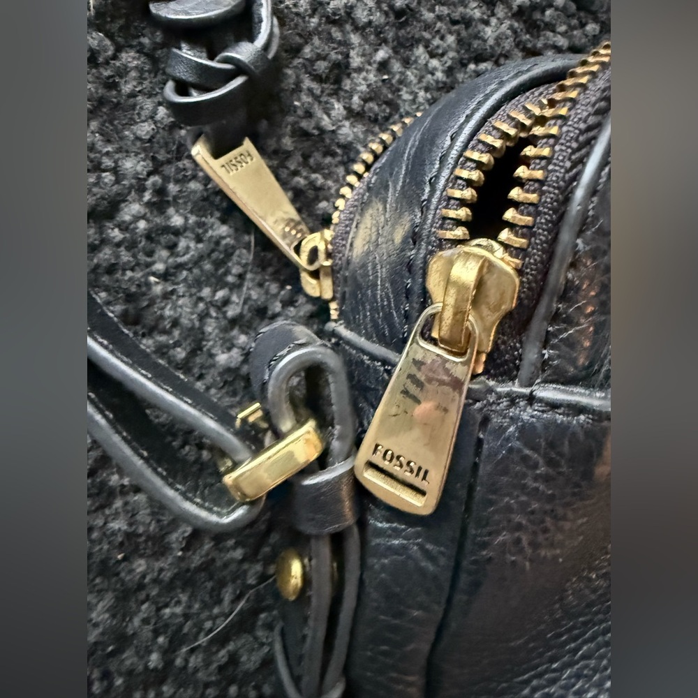 Fossil Black piper toaster pebbled Leather Crossbody with Gold Accents - Picture 10 of 16